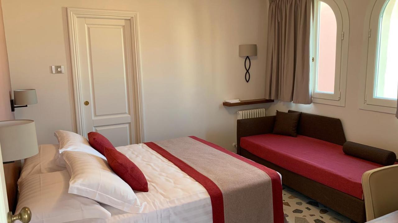 Dimora Del Leone Gaeta Bed & Breakfast Exterior foto