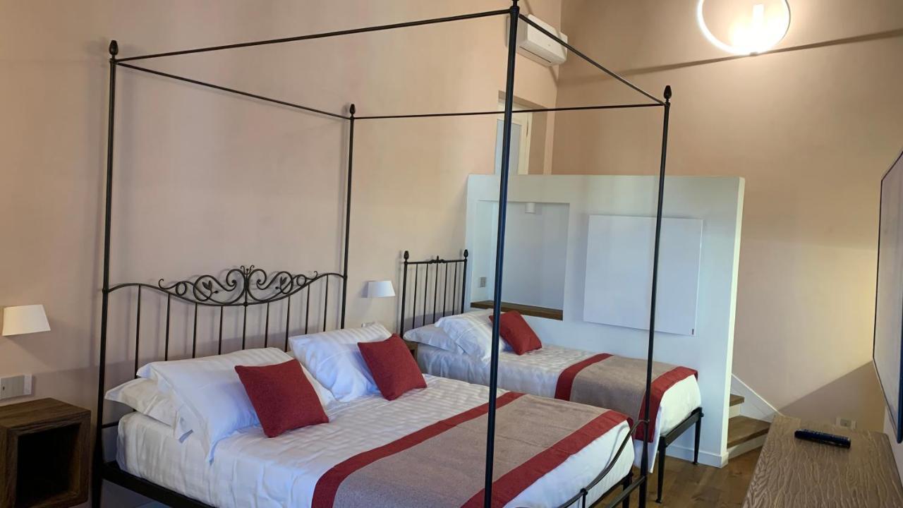 Dimora Del Leone Gaeta Bed & Breakfast Exterior foto